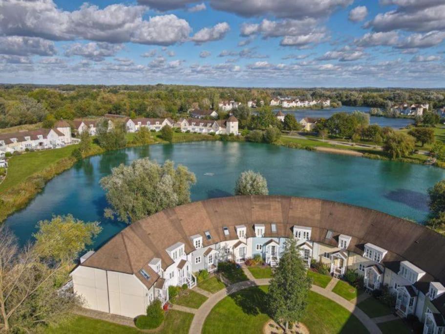 Charming Lake House Nature Retreat In Cotswold Water Park, South Cerney Near Cirencester Ngoại thất bức ảnh