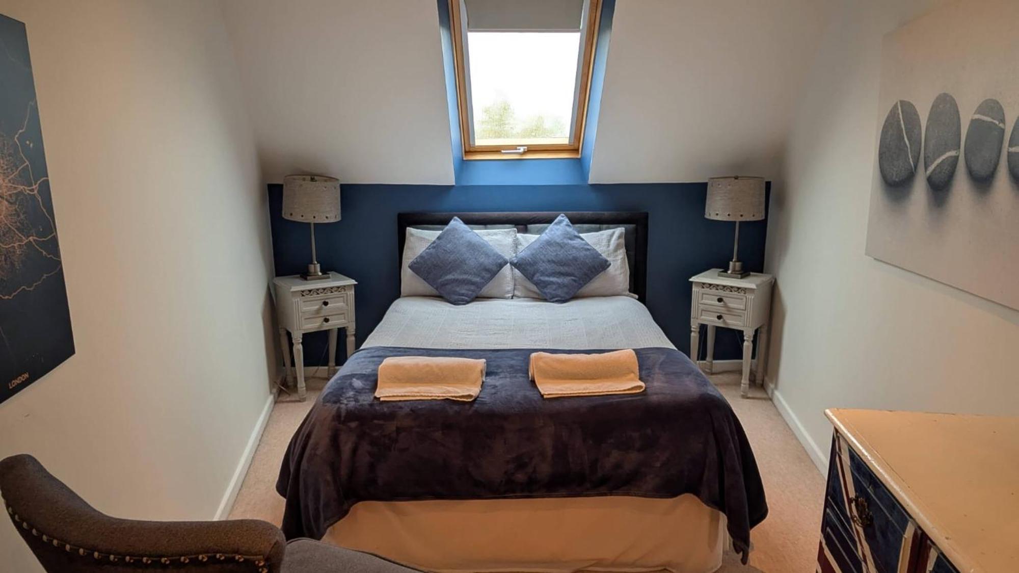 Charming Lake House Nature Retreat In Cotswold Water Park, South Cerney Near Cirencester Ngoại thất bức ảnh
